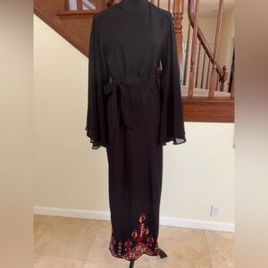 Hand Embroidered tatreez thob thoub thobe
Palestinian dress